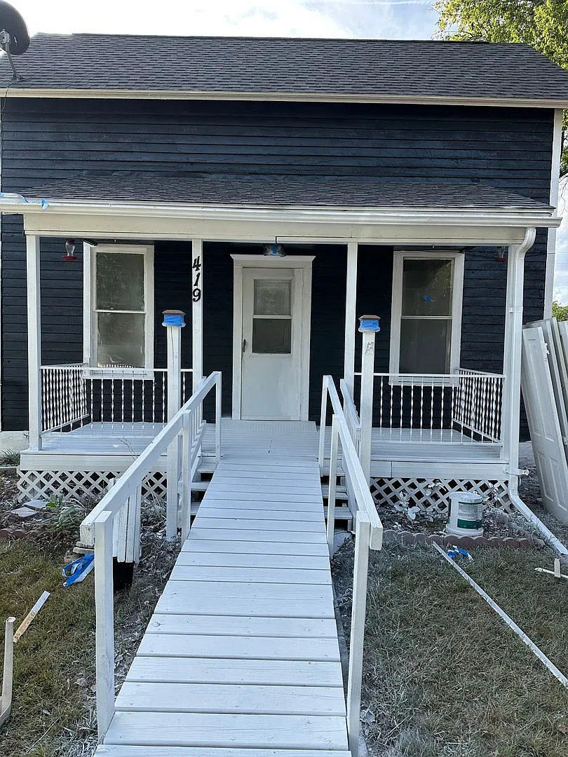 Charming 2 Bedroom 1 Bath Home for Rent — Photo 1