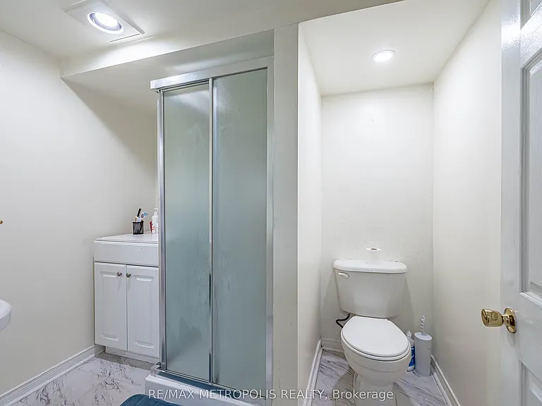22 Mayflower St #BASEMENT — Photo 15