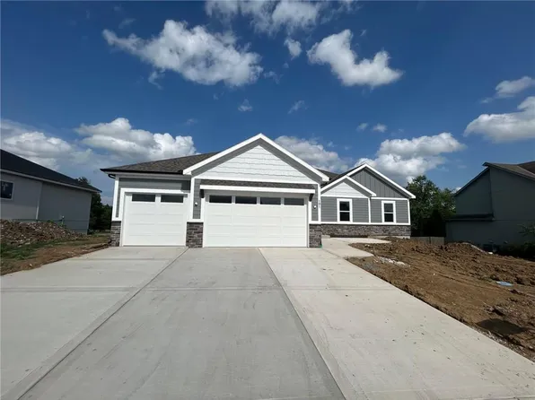 1916 Owen Dr, Pleasant Hill, MO 64080