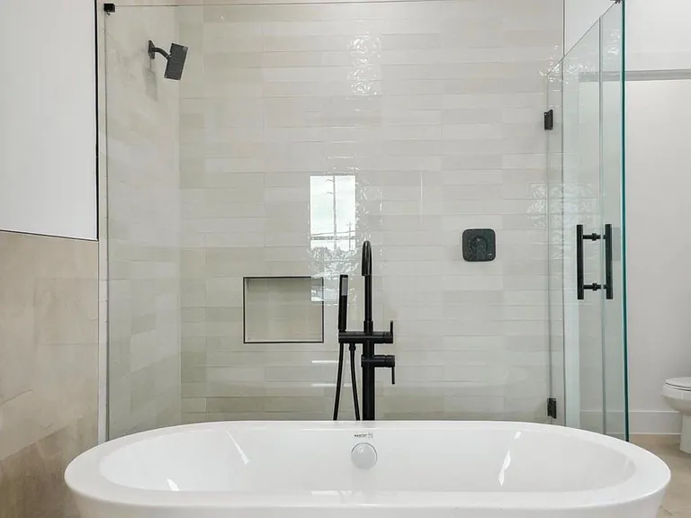 7416 Maxroy St — Photo 21
