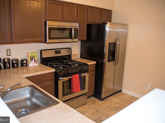 5th image of 714 Gael Ct