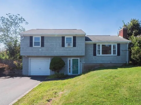 28 Silva Ave, Portsmouth, RI 02871