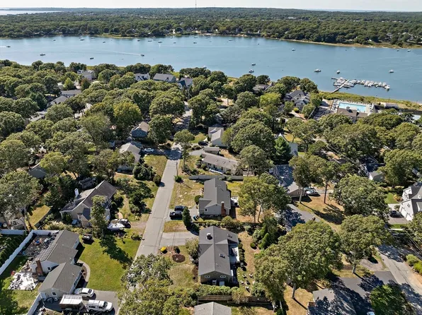 26 Sanddollar Cir, East Falmouth, MA 02536