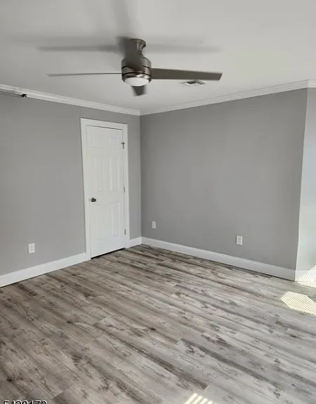 145 W Clinton St — Photo 3