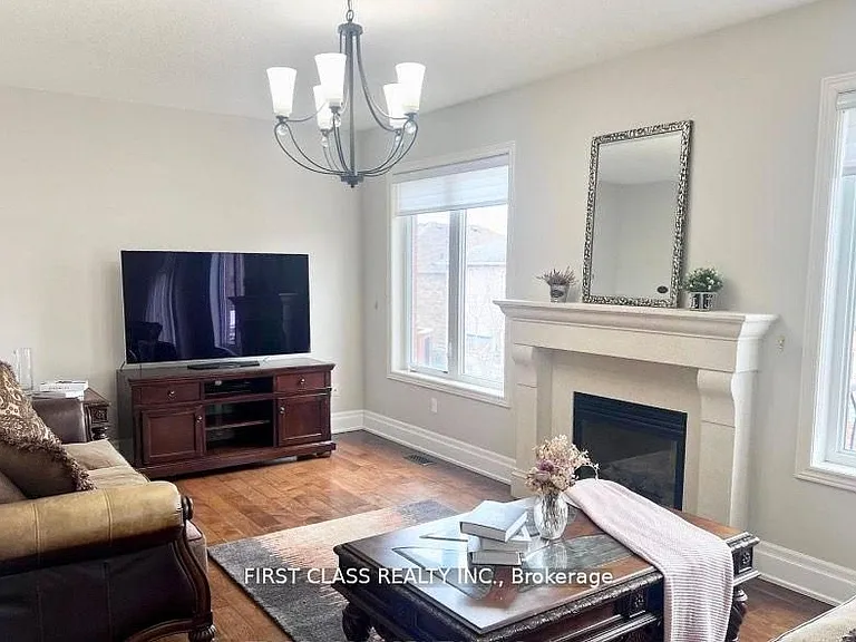 9 Wiley Ave #UPPER FLOOR — Photo 5