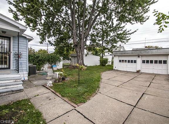 3rd image of 14108 Clifford Ave