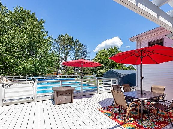 5th image of 114 Carriage Cir