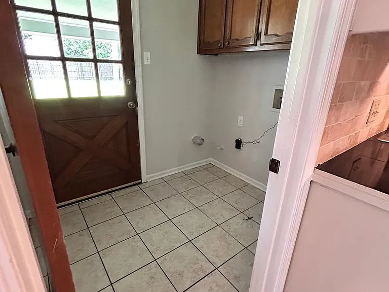1138 Brookhollow Dr — Photo 10