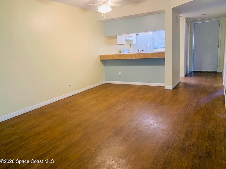 3092 Sir Hamilton Cir #4 — Photo 3