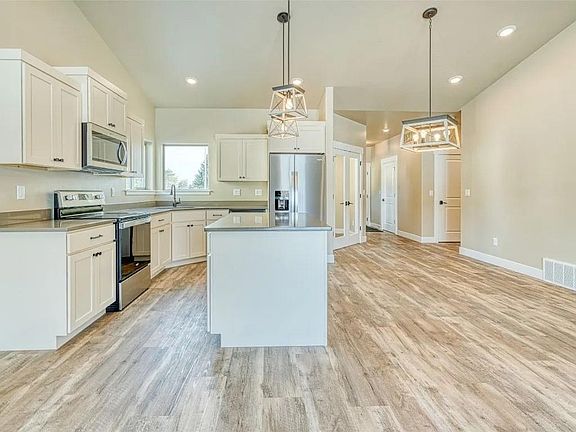3rd image of 196 Palmer Dr