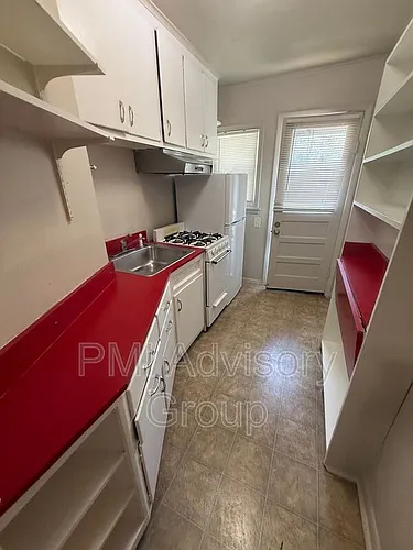2632 SE Adams St Photo 1