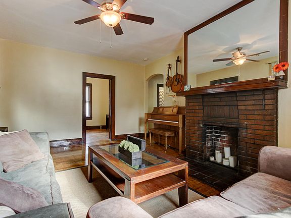 3rd image of 2614 Barton St