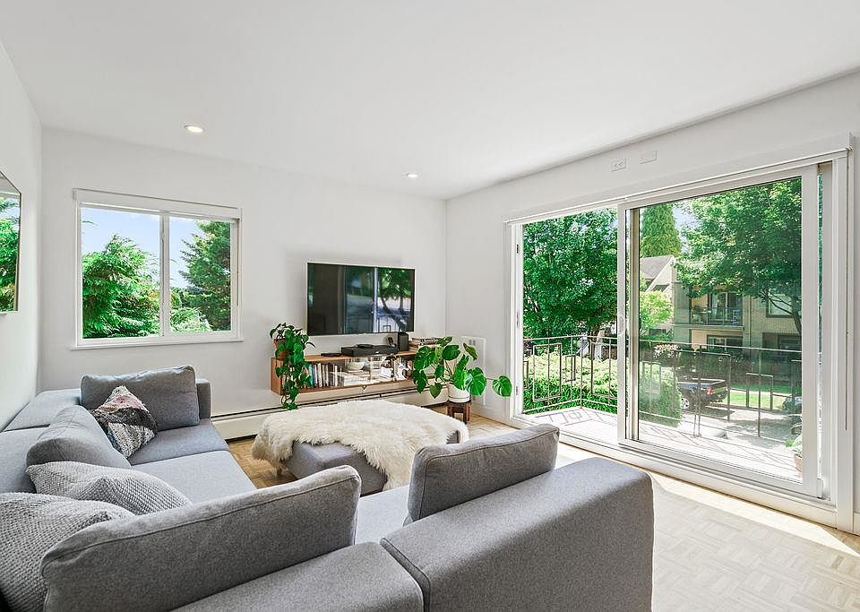 1st image of 3680 Oak St #203