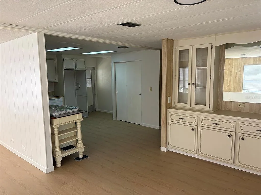 2 bed, 2.0 bath, 1200 sqft, $1,200 — Photo 2