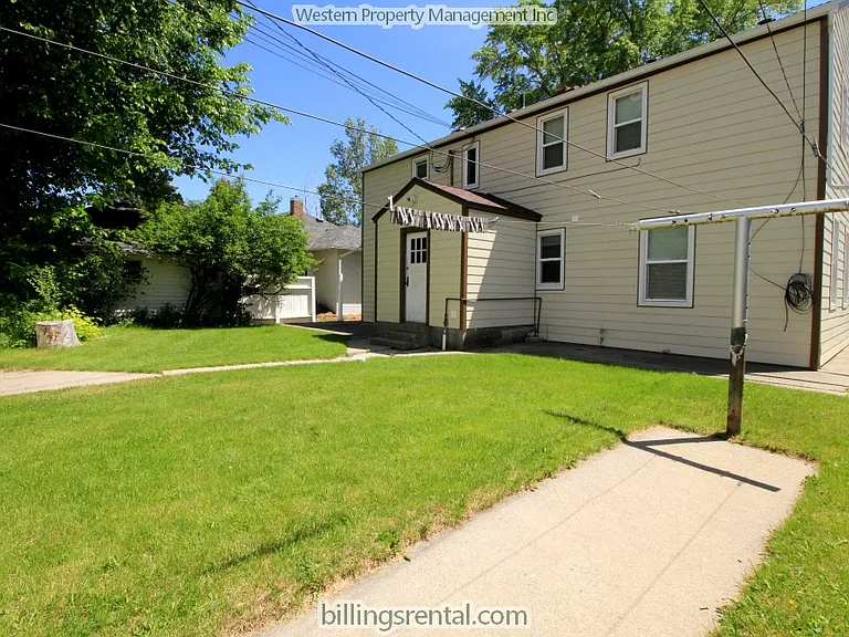 711 Avenue B — Photo 2