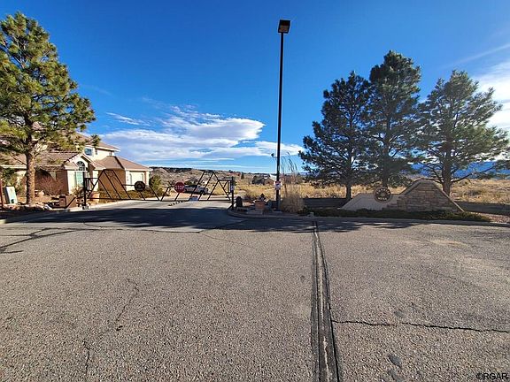 2nd image of 19 Sunrise Mesa Cir