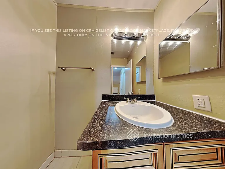 7606 Glades Ct — Photo 15