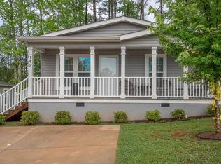 145 E Willow Dr, Newnan, GA 30263