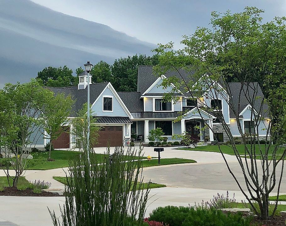 1st image of 633 Stonehill Ct
