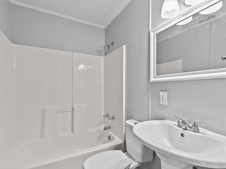 313 N 42nd St — Photo 11