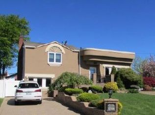 4029 Demont Rd, Seaford, NY 11783