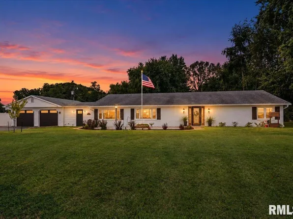 2105 New Lake Rd, Jacksonville, IL 62650