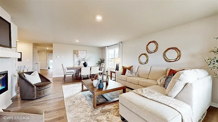 1242 NW Williamsburg Lane - 0 — Photo 3