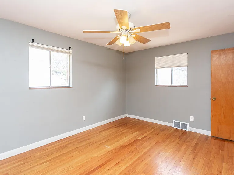 7507 Devonshire Ave — Photo 5