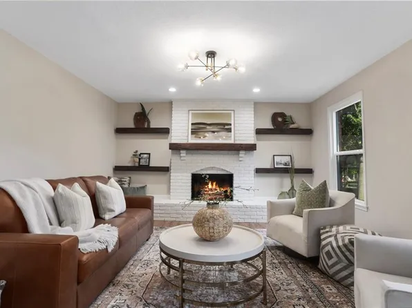 300 E 129th Ter, Kansas City, MO 64145