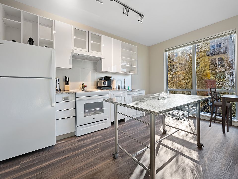 Deluxe 1 bedroom with white finishing package.