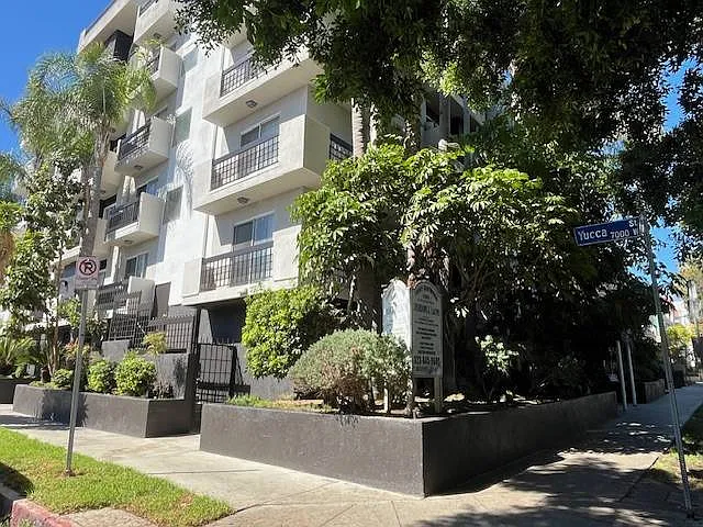 1755 N El Cerrito Pl