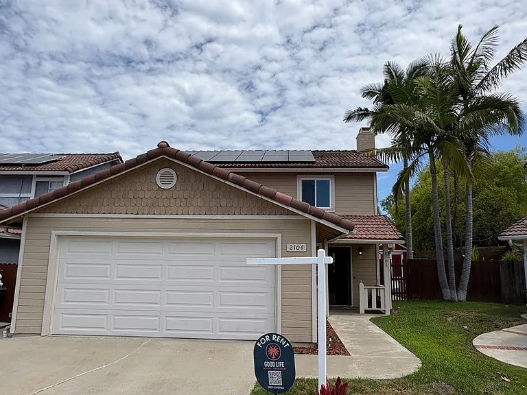 2104 N Mammoth Pl — Photo 1