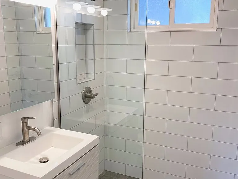 1014 E Imperial Ave — Photo 9
