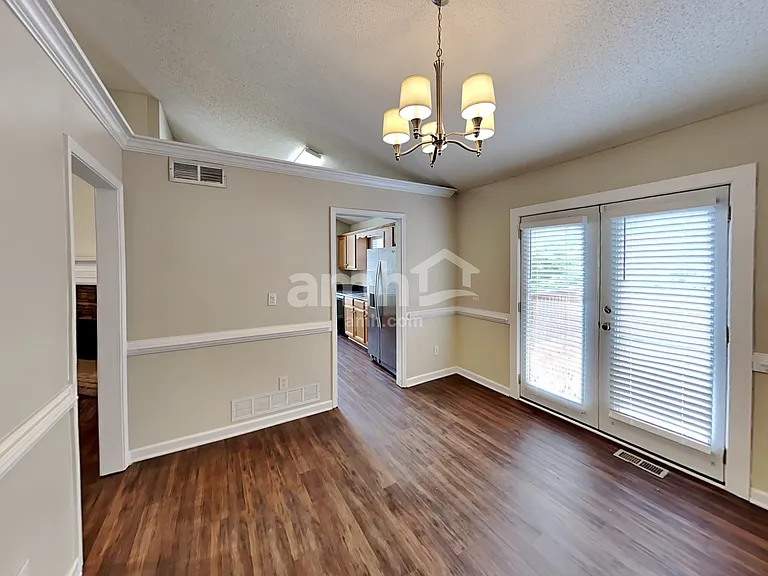 172 Barrington Ln — Photo 5