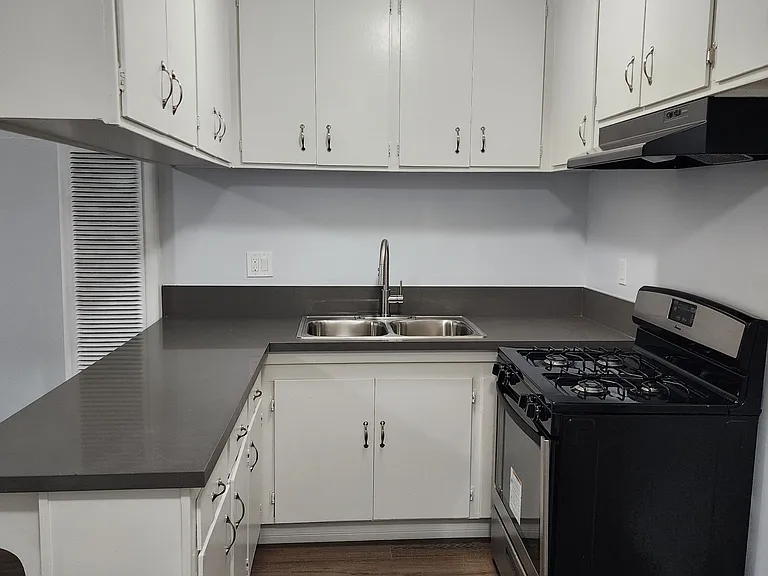 712 San Pascual — Photo 13