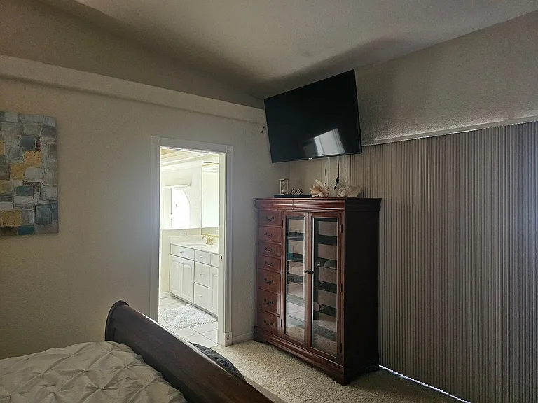 705 Armour Dr — Photo 11