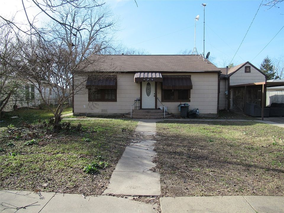 206 S Preston St, Wolfe City, TX 75496 | Zillow