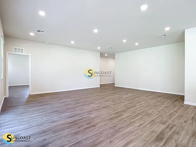 585 Marion Oaks Pass — Photo 8