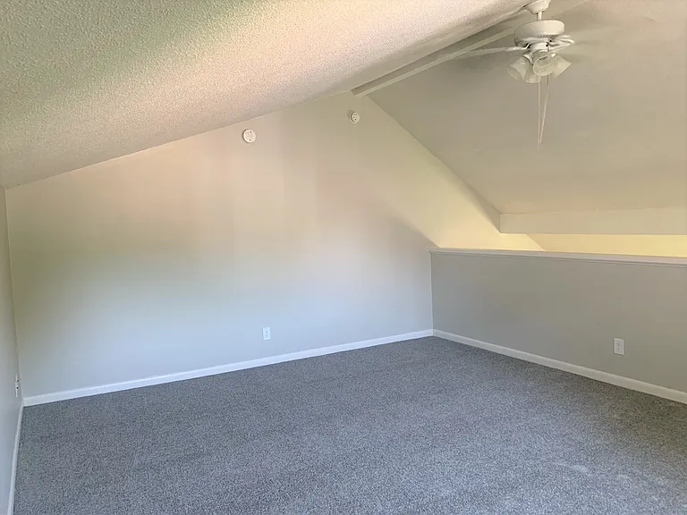 Yarmouth Pointe Apartment Homes — Photo 125