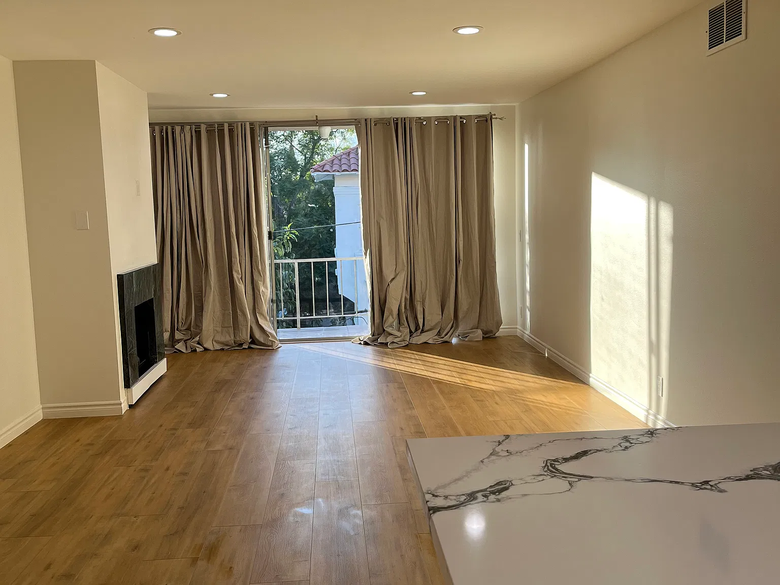 1 bed, 816 sqft, $2,950 — Photo 4