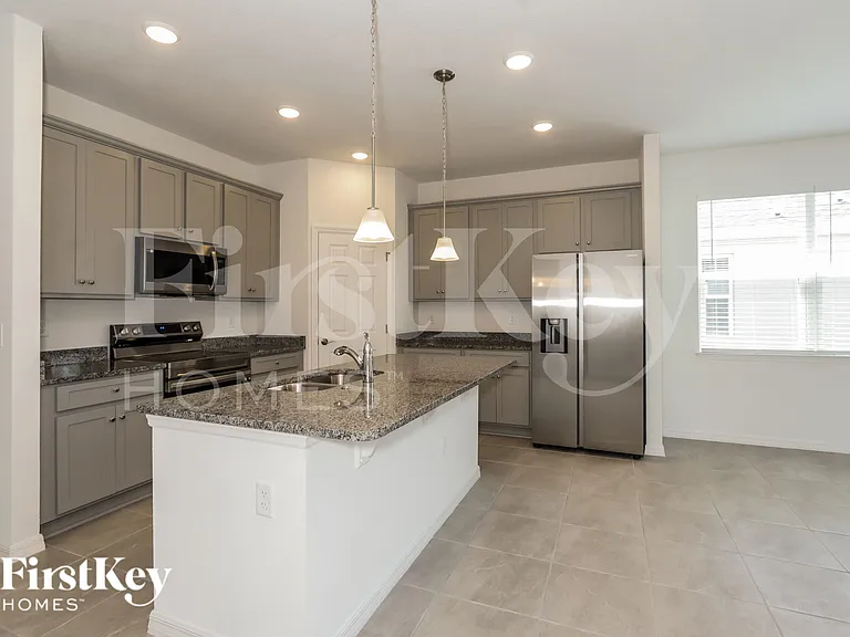 430 Reina Way — Photo 4