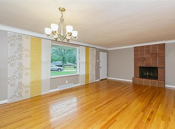 4th image of 9141 Brownridge Dr