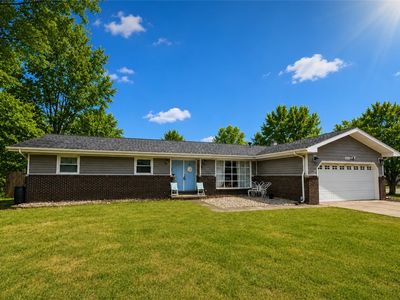 2412 Carriage Ln, Charleston, IL, 61920