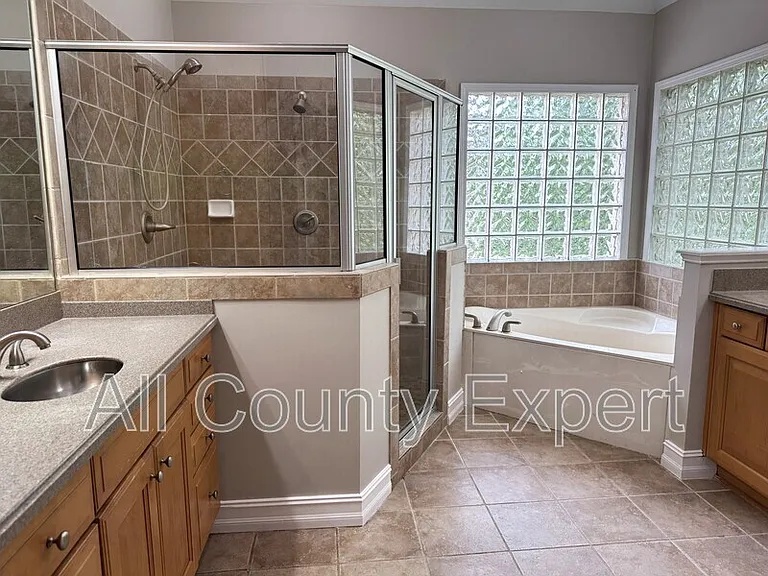 889 Lenox Ct NE — Photo 19