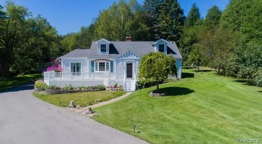 1st image of 3658 Lakeshore Rd