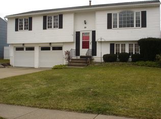 99 Chapel Glen Dr, Hamburg, NY 14075