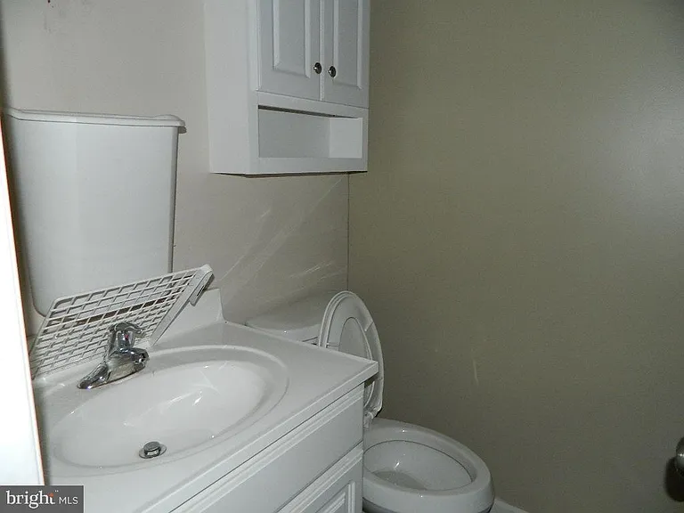 1301 Colonial Club Dr — Photo 26