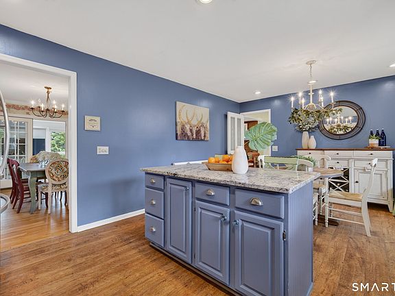 5th image of 14 Whippoorwill Hill Road