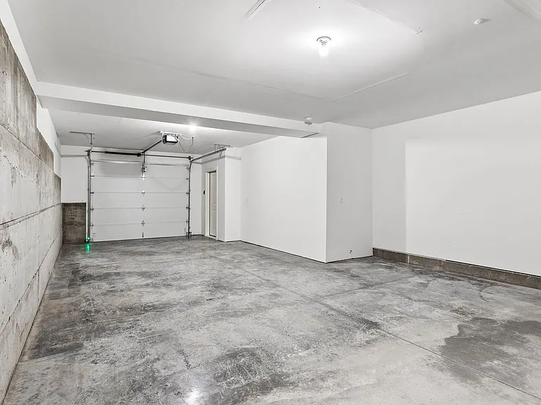 6716 W Washington Ave — Photo 24