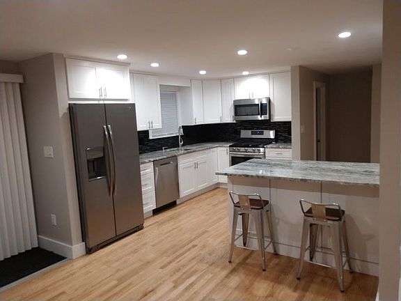 2nd image of 1399 Central St